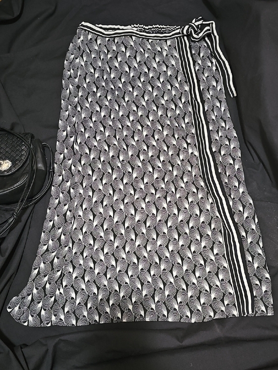 Max Studio Dresses & Skirts - Size S Max Studio Black & White Printed Midi  Skirt